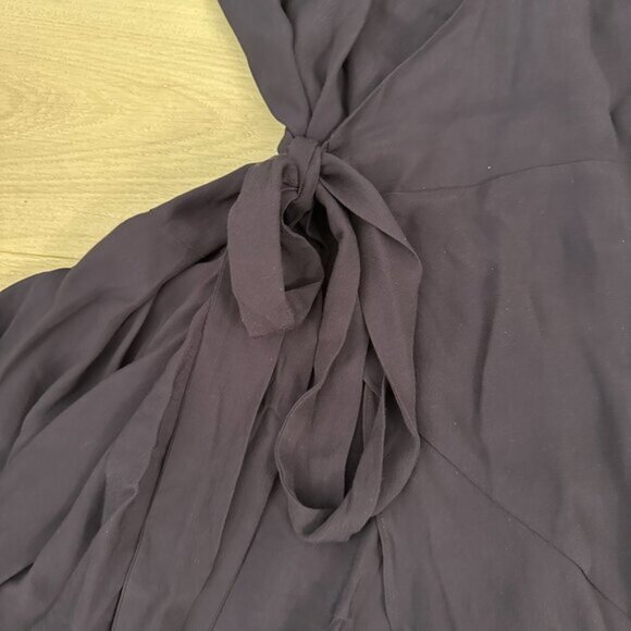 ELLIATT NWT Asymmetrical Ruffle Hem Wrap Dress in Navy Size L Romantic Feminine - Picture 4 of 13